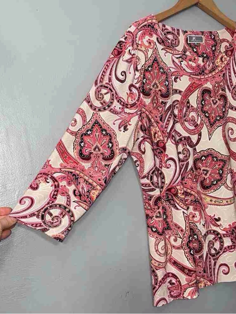 Women's Pink Paisley Scoop Neck Top - Picture 4 of 4